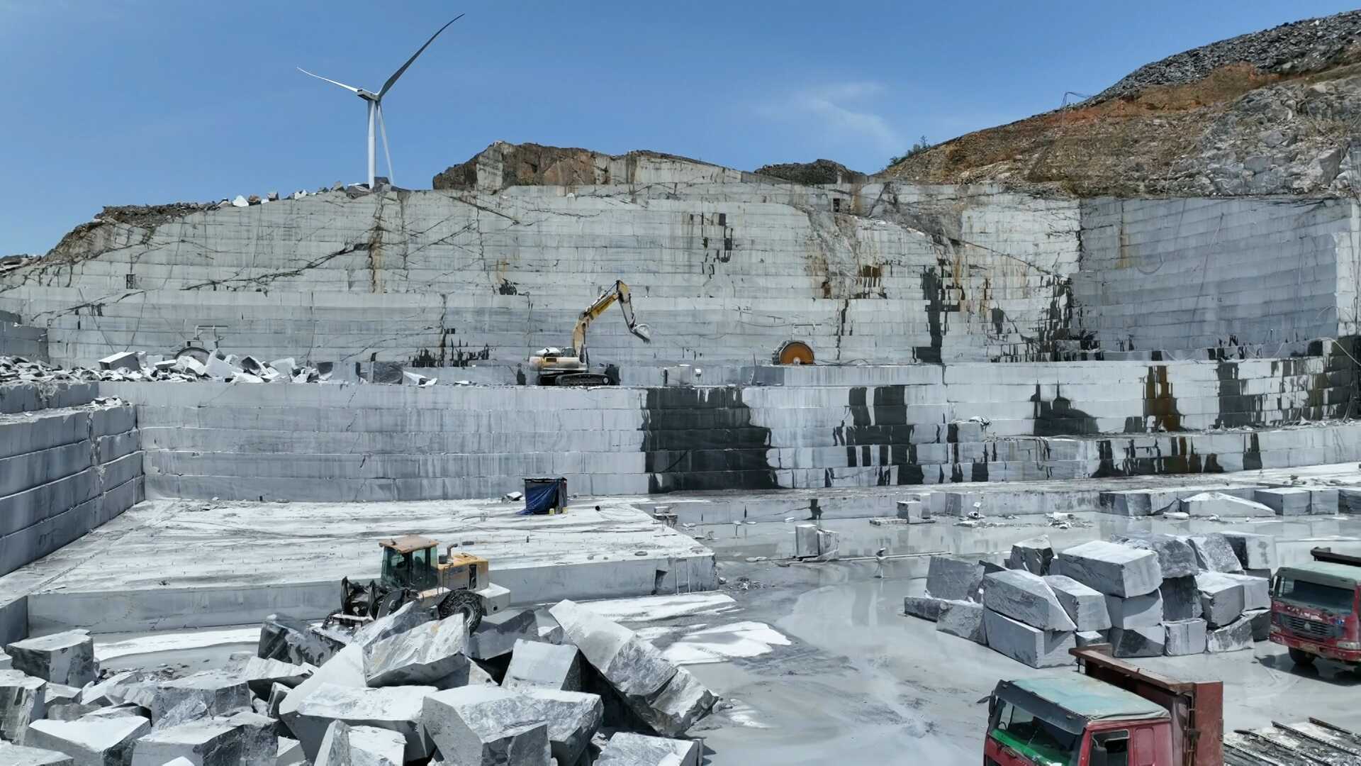 锦屏:石材开采加工精细化